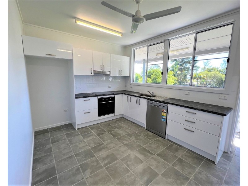 16 Atherton Street, Sarina QLD 4737