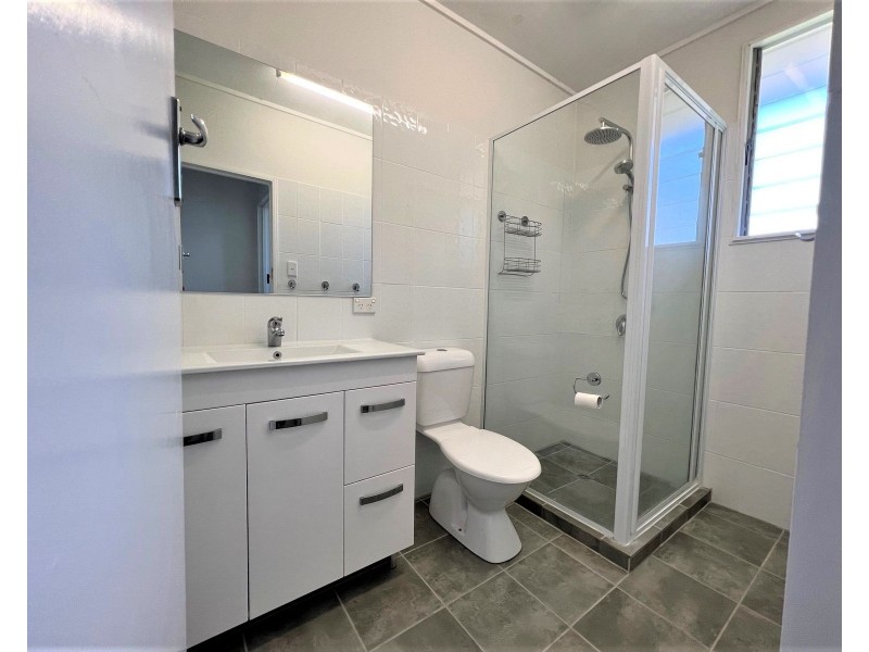 16 Atherton Street, Sarina QLD 4737