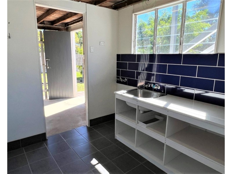 16 Atherton Street, Sarina QLD 4737