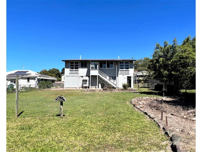 16 Atherton Street, Sarina QLD 4737