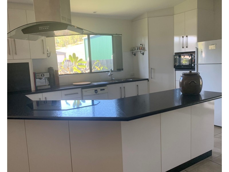 6 Aviland Drive, Seaforth QLD 4741