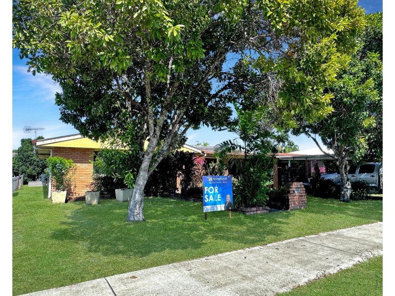 12 Churchill Avenue, Ooralea QLD 4740