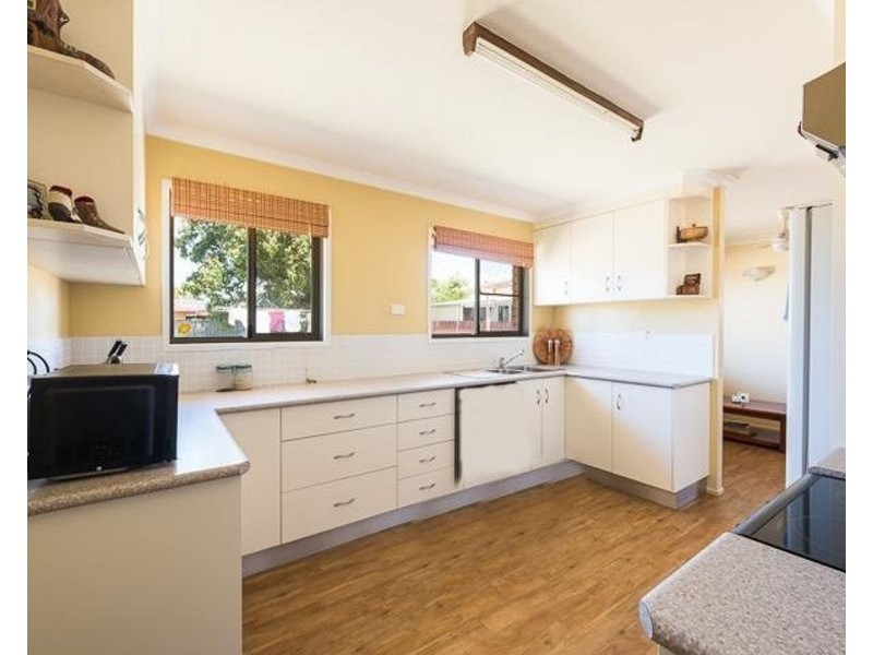12 Churchill Avenue, Ooralea QLD 4740
