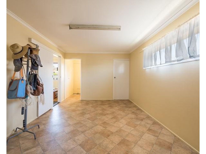 12 Churchill Avenue, Ooralea QLD 4740