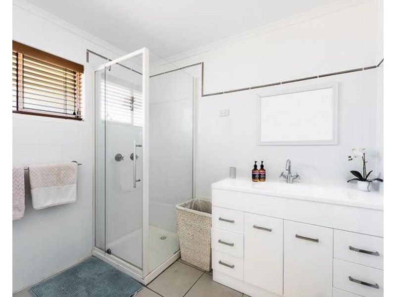 12 Churchill Avenue, Ooralea QLD 4740