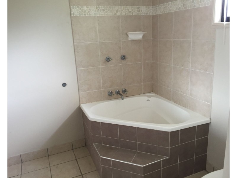 28 Reynolds Street, Nebo QLD 4742