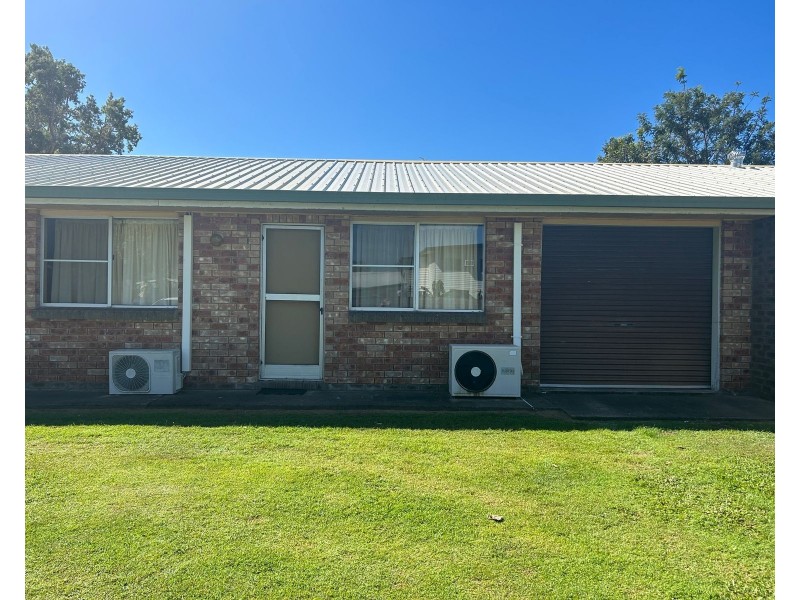 2/37 Melba Street, Armstrong Beach QLD 4737