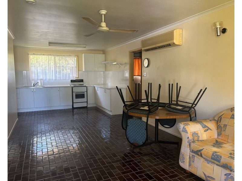 2/37 Melba Street, Armstrong Beach QLD 4737