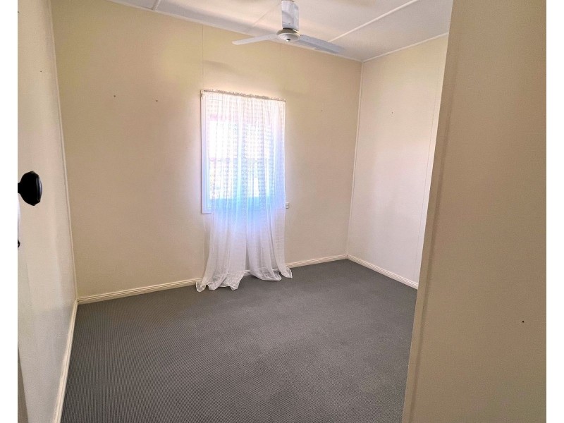 9 Langdon Street, Sarina QLD 4737