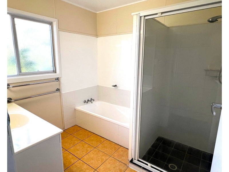 140 Broad Street, Sarina QLD 4737