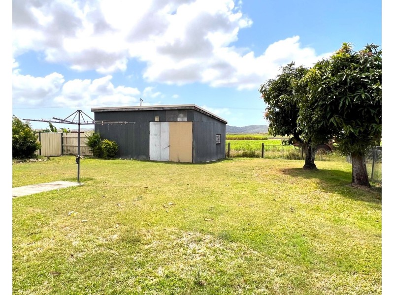 140 Broad Street, Sarina QLD 4737