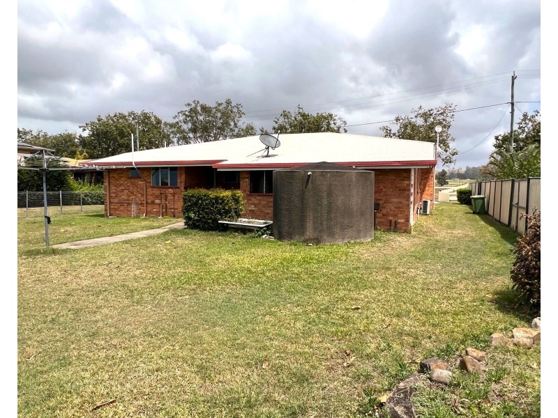 140 Broad Street, Sarina QLD 4737