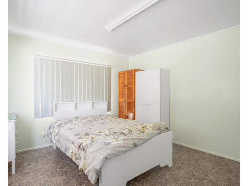 24 The Esplanade, Grasstree Beach QLD 4740