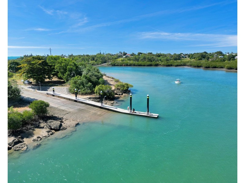 24 The Esplanade, Grasstree Beach QLD 4740