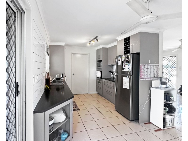 31 Mansfield Drive, Beaconsfield QLD 4740