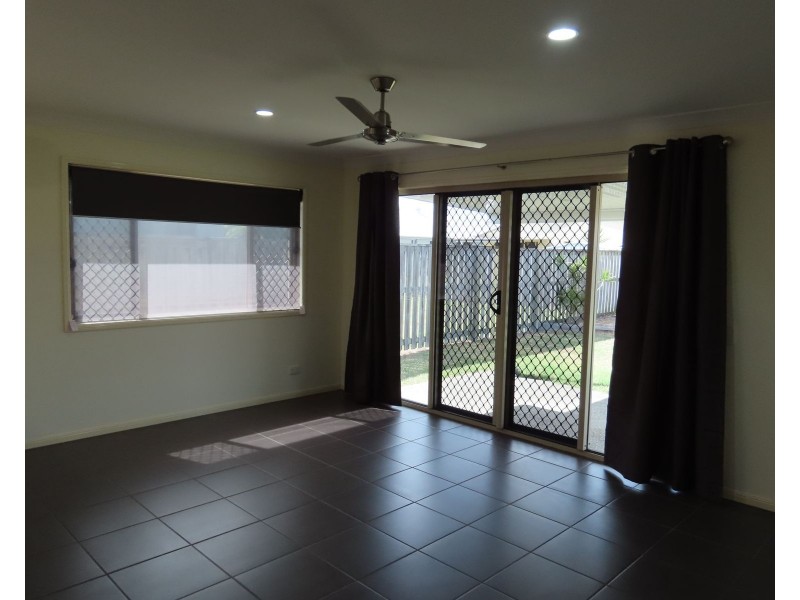 53 Schooner Avenue, Bucasia QLD 4750