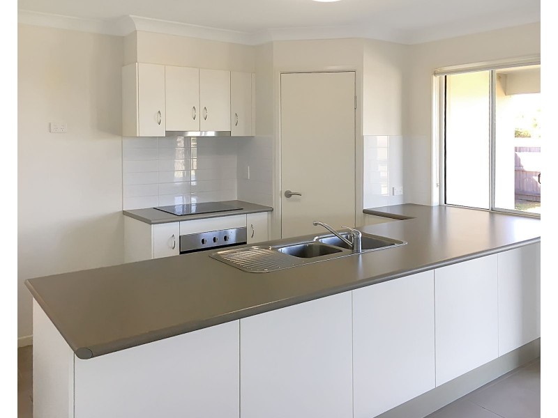 33 Elizabeth Street, Mirani QLD 4754