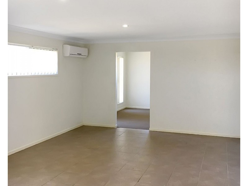 33 Elizabeth Street, Mirani QLD 4754