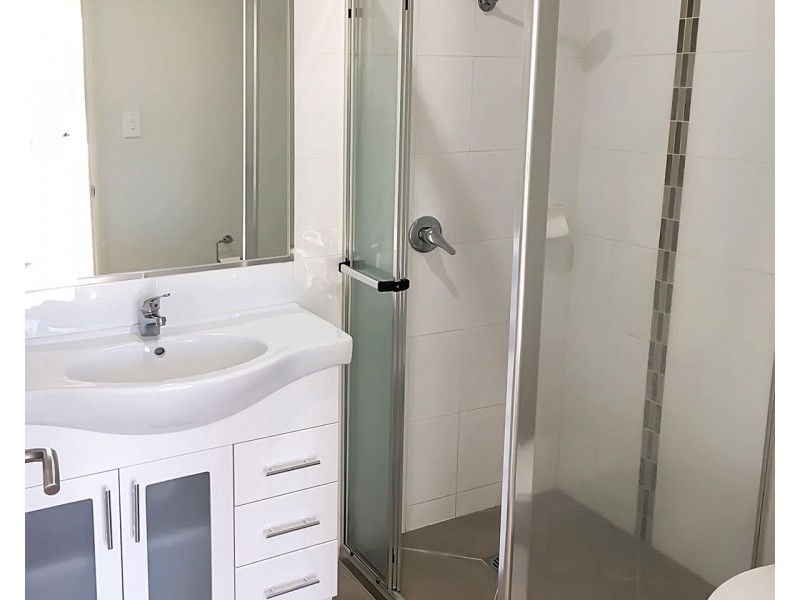 33 Elizabeth Street, Mirani QLD 4754