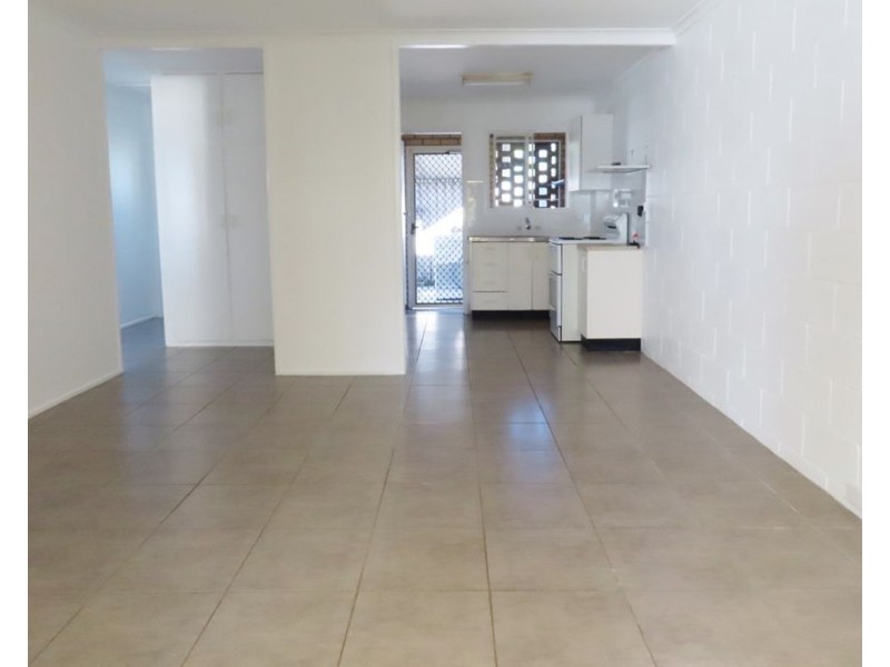 2/27 Downie Avenue, Bucasia QLD 4750