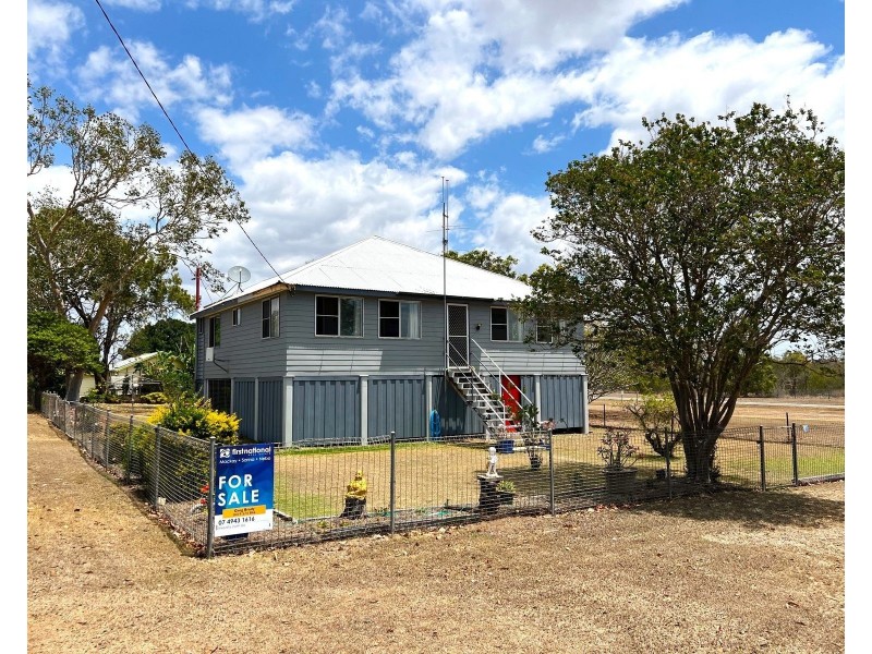 18 Railway Parade, St Lawrence QLD 4707