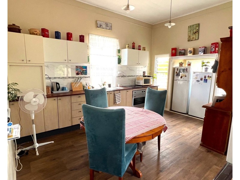 18 Railway Parade, St Lawrence QLD 4707