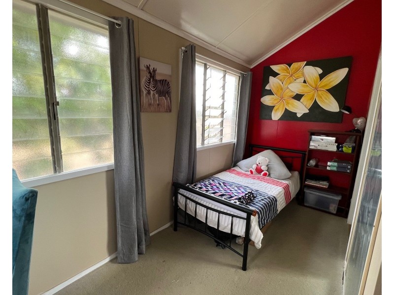 18 Railway Parade, St Lawrence QLD 4707