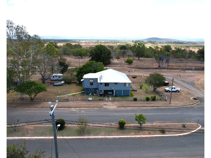18 Railway Parade, St Lawrence QLD 4707