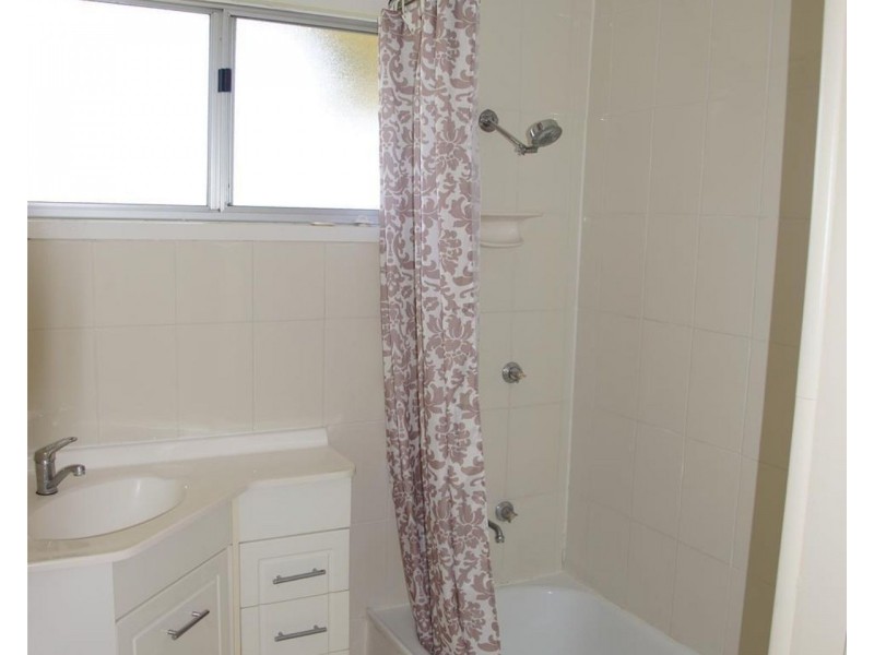 6 Kathleen Street, Sarina QLD 4737