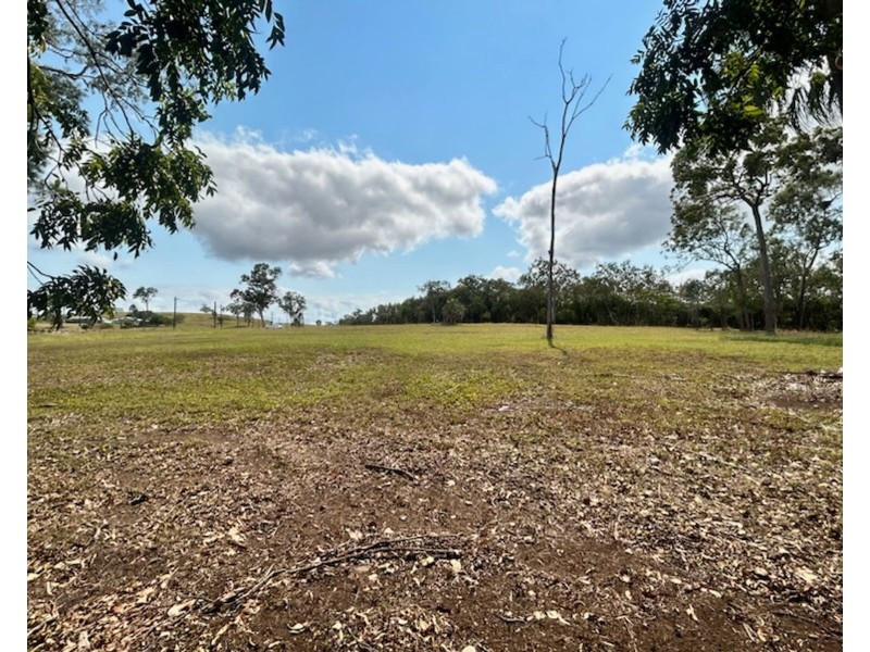 219 Moonlight Drive, Sarina QLD 4737