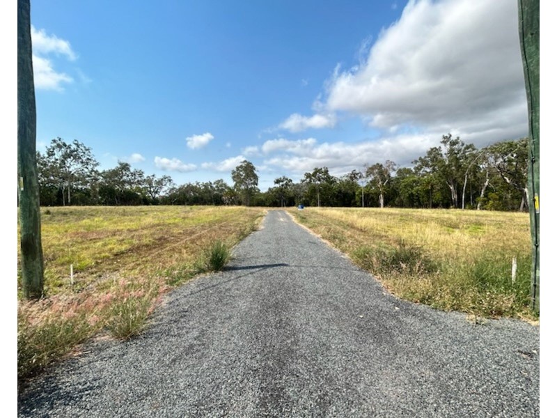 219 Moonlight Drive, Sarina QLD 4737