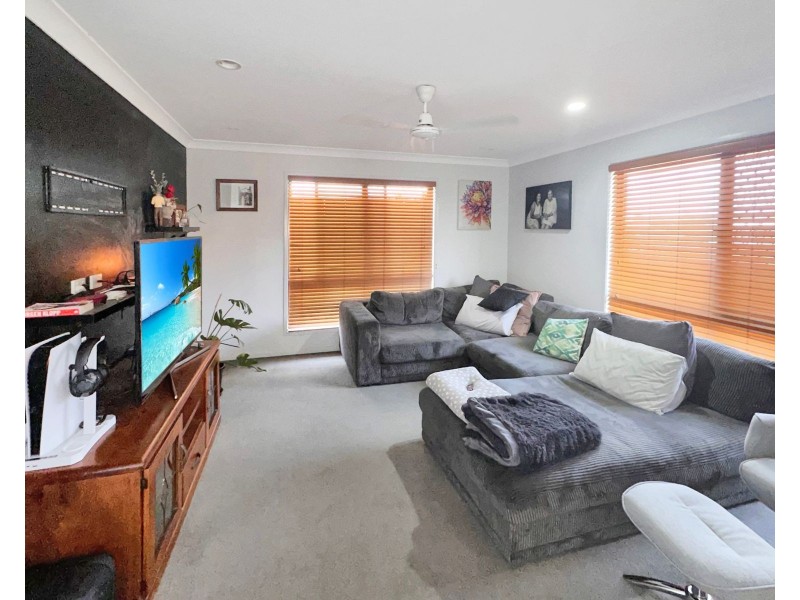 60 Poulsen Drive, Marian QLD 4753