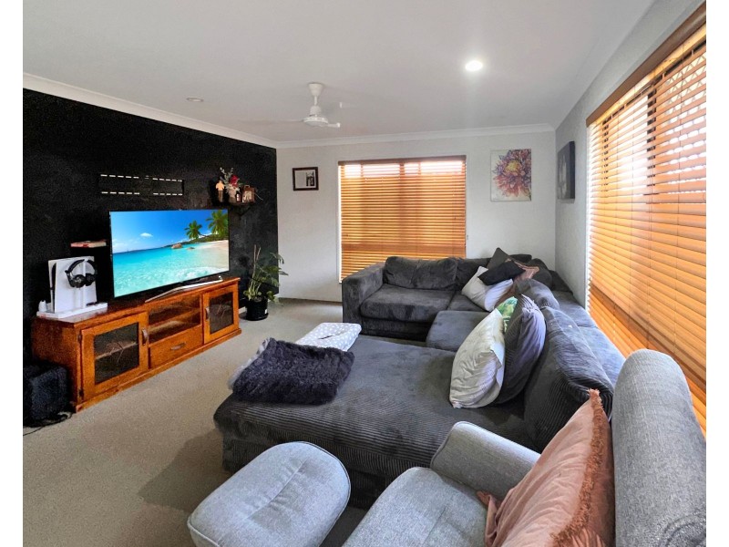 60 Poulsen Drive, Marian QLD 4753