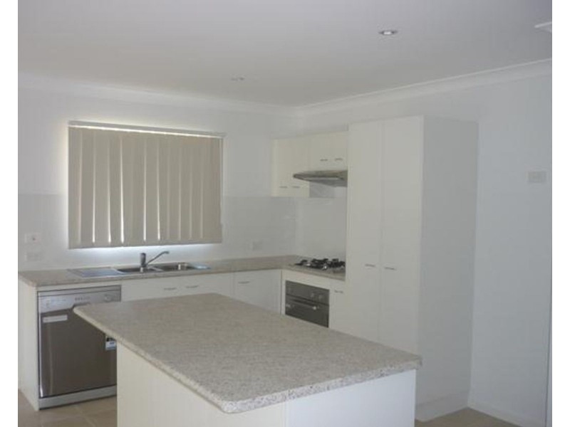 5 Leonie Court, Armstrong Beach QLD 4737