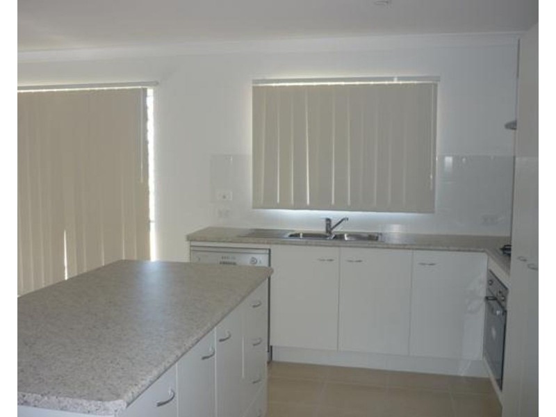 5 Leonie Court, Armstrong Beach QLD 4737