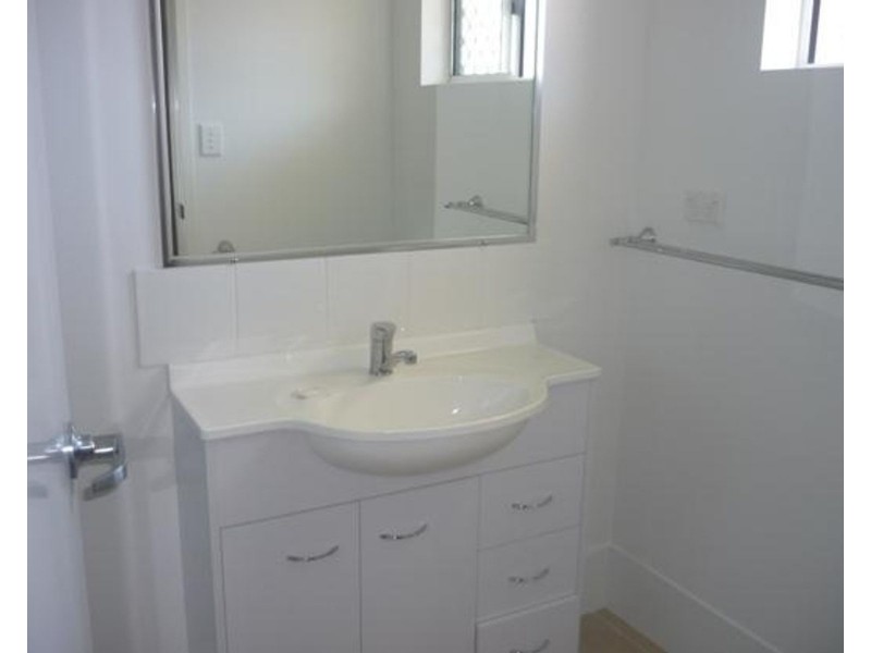 5 Leonie Court, Armstrong Beach QLD 4737