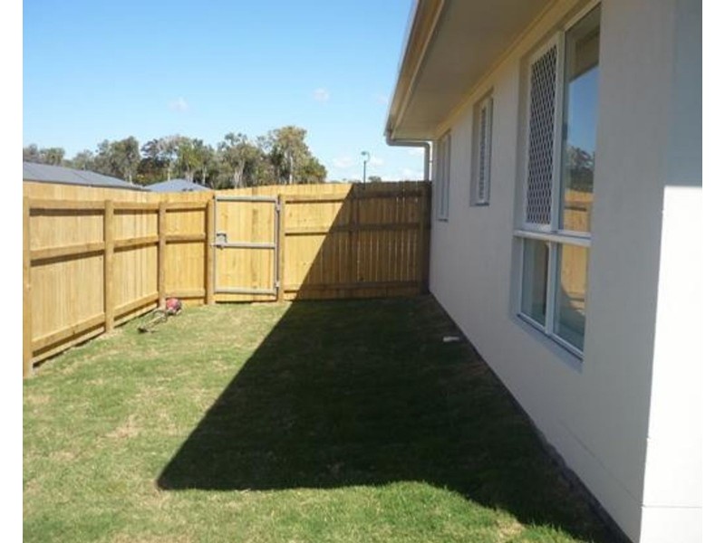 5 Leonie Court, Armstrong Beach QLD 4737