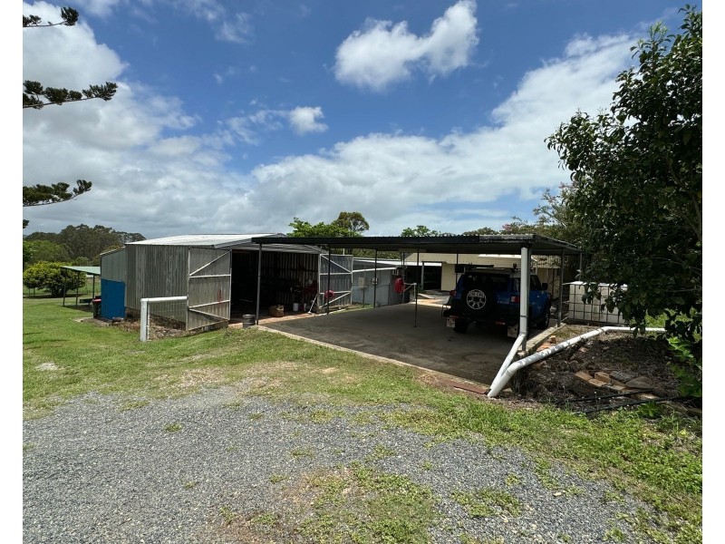 27 Flaggy Rock Road, Clairview QLD 4741