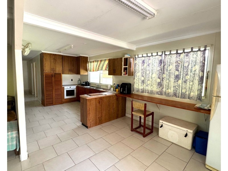 27 Flaggy Rock Road, Clairview QLD 4741