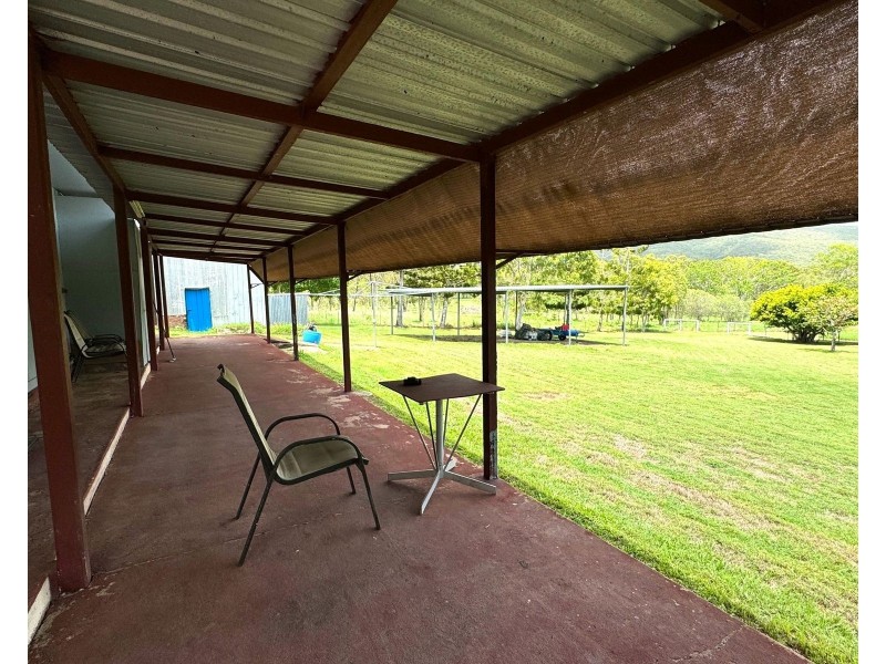 27 Flaggy Rock Road, Clairview QLD 4741