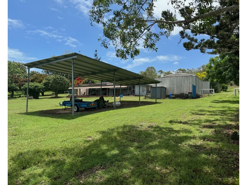 27 Flaggy Rock Road, Clairview QLD 4741