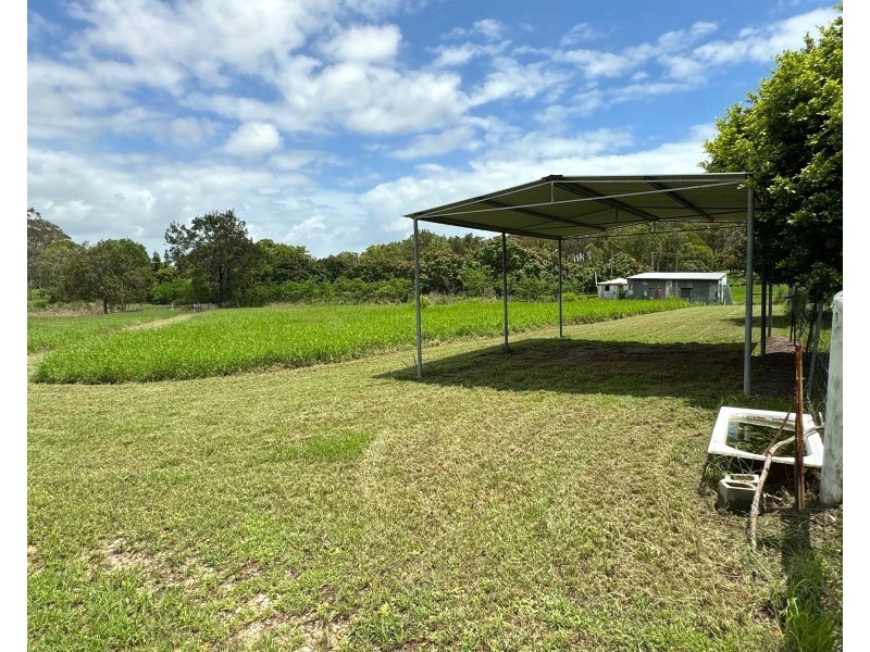 27 Flaggy Rock Road, Clairview QLD 4741