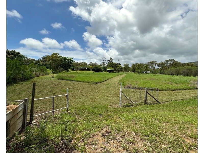 27 Flaggy Rock Road, Clairview QLD 4741