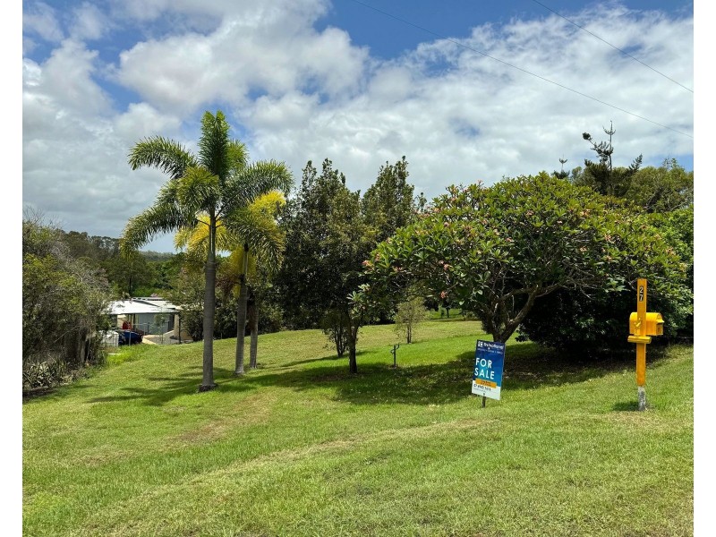 27 Flaggy Rock Road, Clairview QLD 4741