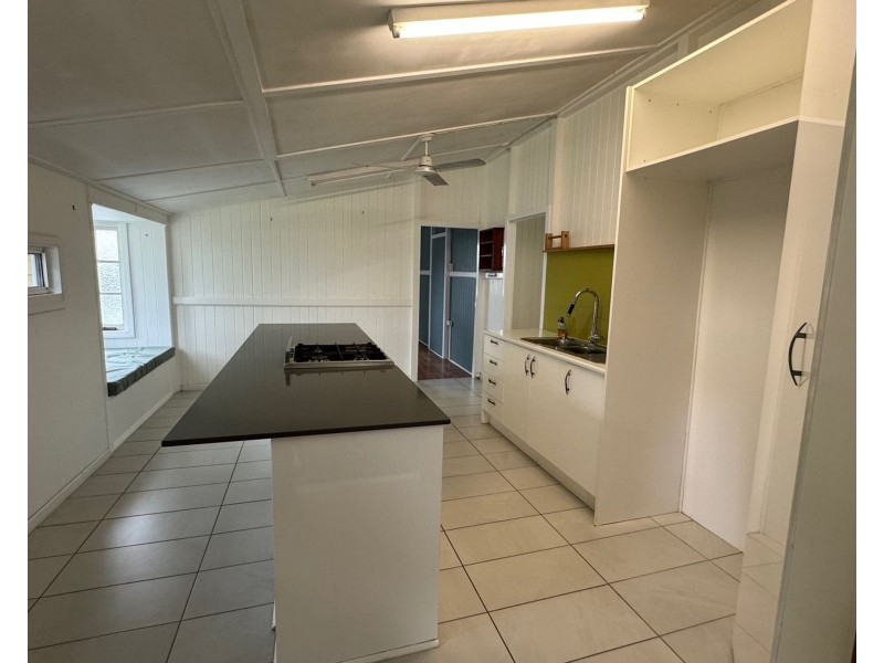 42 Anzac Street, Sarina QLD 4737