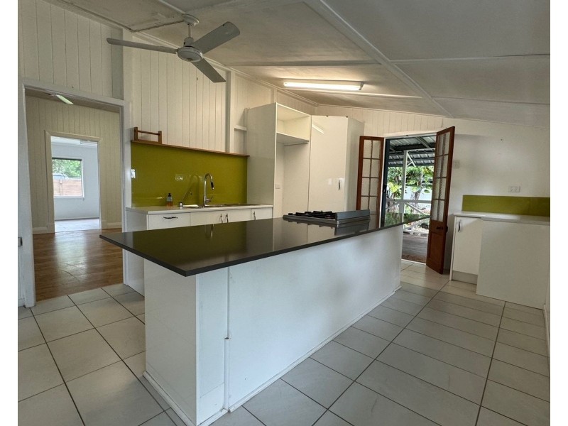 42 Anzac Street, Sarina QLD 4737