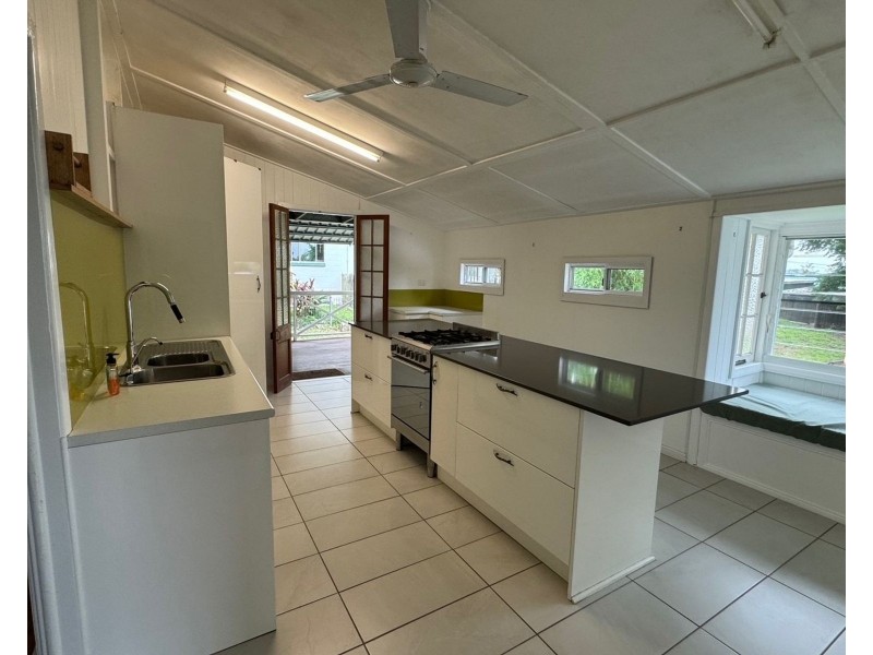 42 Anzac Street, Sarina QLD 4737