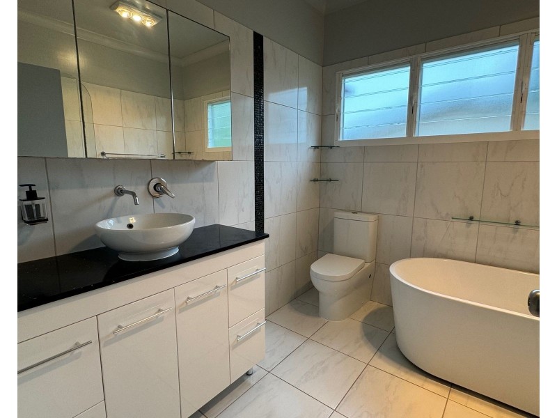 42 Anzac Street, Sarina QLD 4737