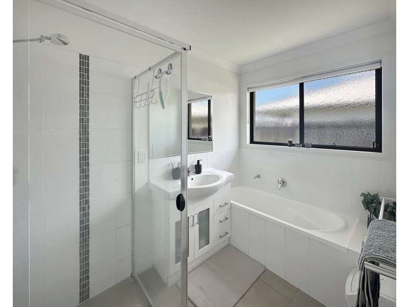 20 Moreton Drive, Rural View QLD 4740
