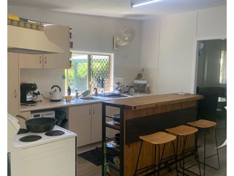 45 Anzac Parade, Finch Hatton QLD 4756